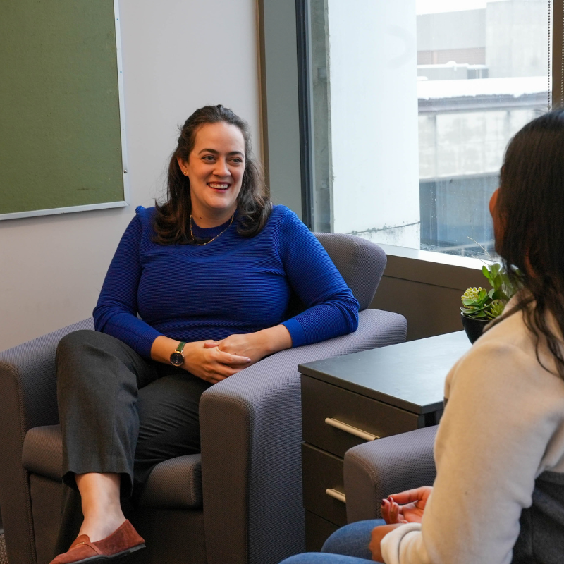 An advisor and a student meet for an appointment